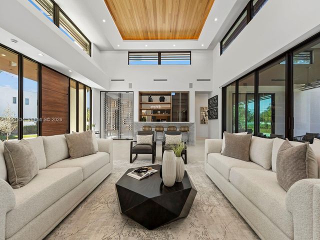 13901 Old Cutler Rd, Palmetto Bay, FL 33158