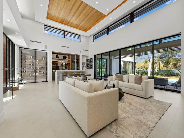 13901 Old Cutler Rd, Palmetto Bay, FL 33158