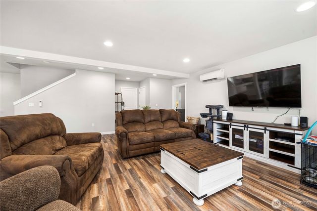 41314 111th Avenue Ct E, Eatonville, WA 98328