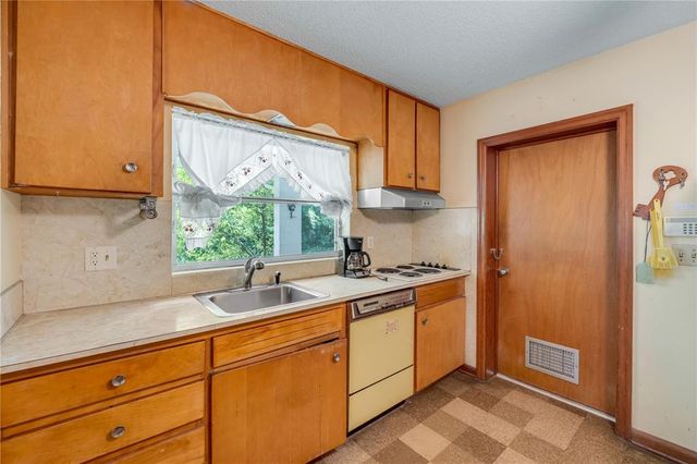 221 DELESPINE DRIVE, Debary, FL 32713