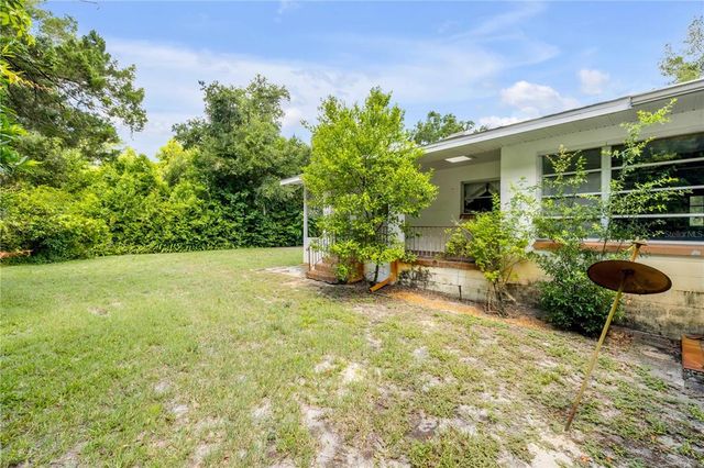 221 DELESPINE DRIVE, Debary, FL 32713