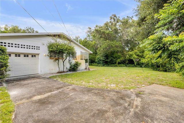 221 DELESPINE DRIVE, Debary, FL 32713