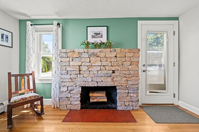 1 Brook Rd, Woburn, MA 01801