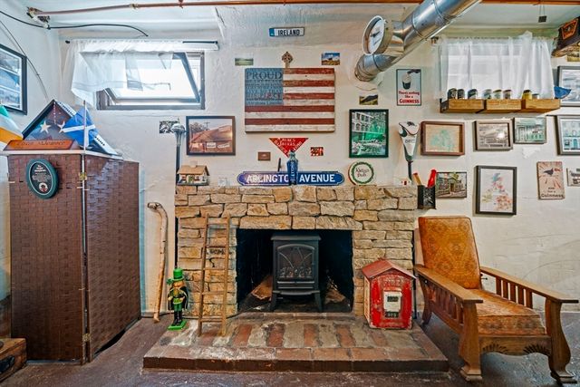 1 Brook Rd, Woburn, MA 01801