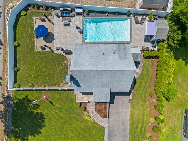 1 Brook Rd, Woburn, MA 01801