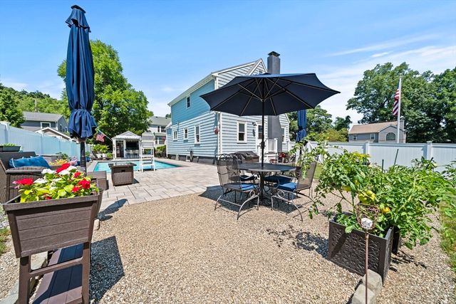 1 Brook Rd, Woburn, MA 01801