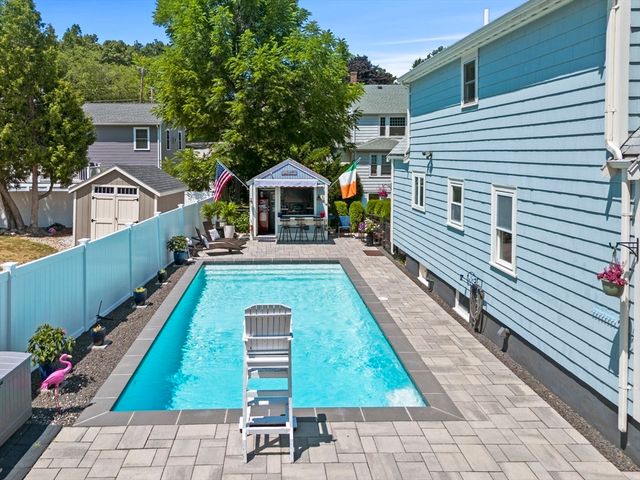 1 Brook Rd, Woburn, MA 01801
