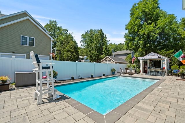 1 Brook Rd, Woburn, MA 01801