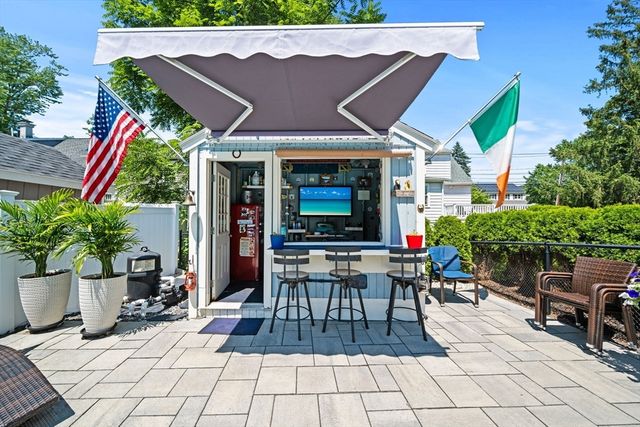 1 Brook Rd, Woburn, MA 01801