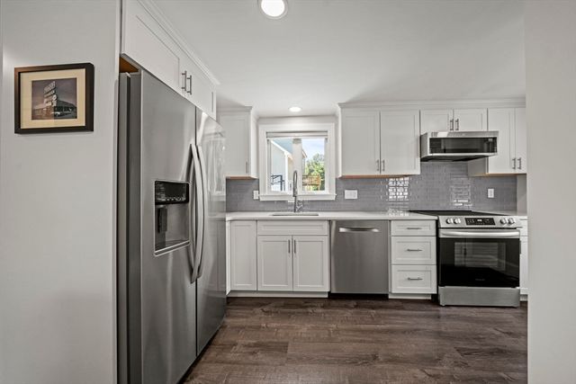 1 Brook Rd, Woburn, MA 01801