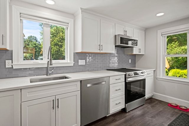 1 Brook Rd, Woburn, MA 01801