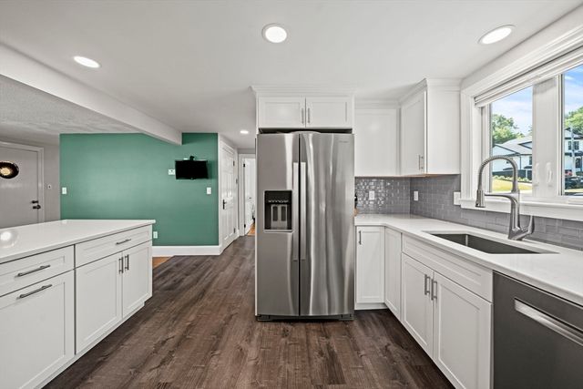 1 Brook Rd, Woburn, MA 01801