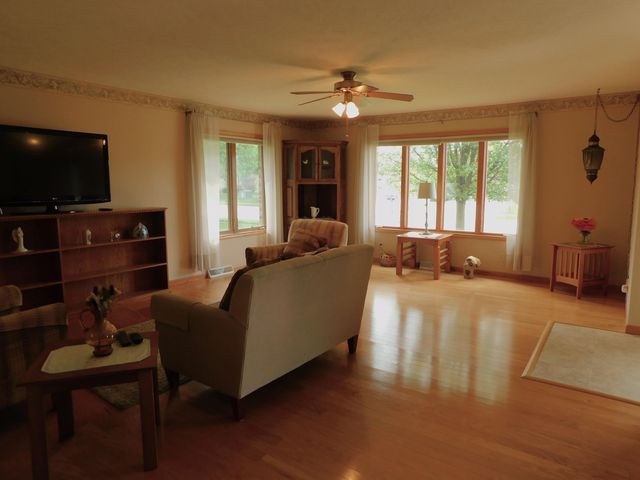 160 Sagamore Pkwy, La Porte, IN 46350