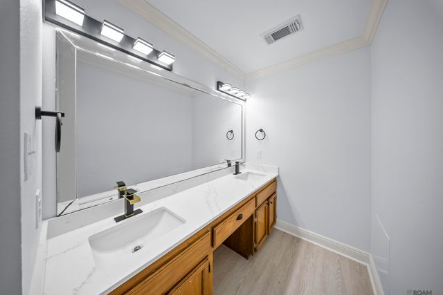 1731 Manor Oak Dr, Baton Rouge, LA 70810