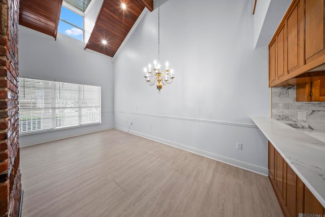 1731 Manor Oak Dr, Baton Rouge, LA 70810