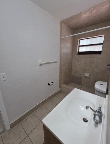 2127 NW 7th Street, Fort Lauderdale, FL 33311