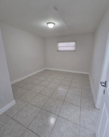 2127 NW 7th Street, Fort Lauderdale, FL 33311