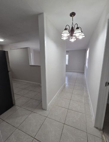 2127 NW 7th Street, Fort Lauderdale, FL 33311