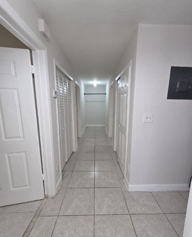 2127 NW 7th Street, Fort Lauderdale, FL 33311