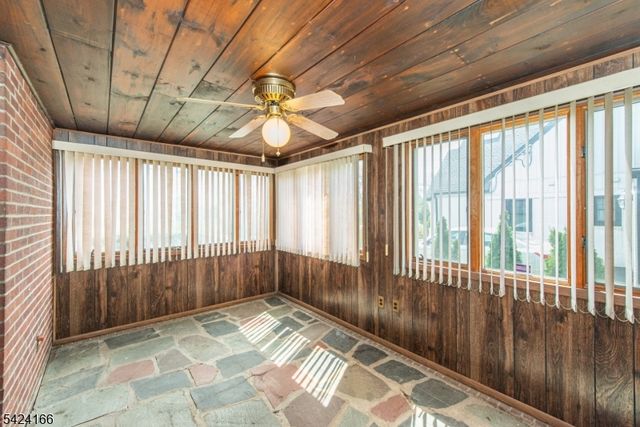 488 Grove St, Clifton City, NJ 07013