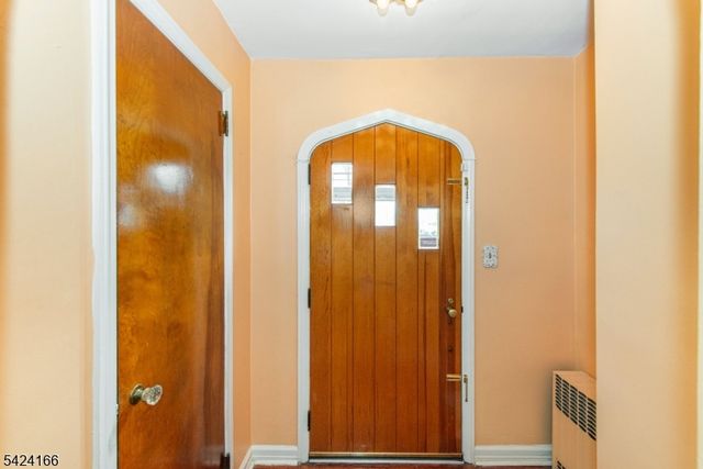 488 Grove St, Clifton City, NJ 07013