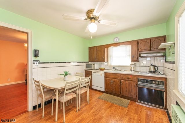 488 Grove St, Clifton City, NJ 07013