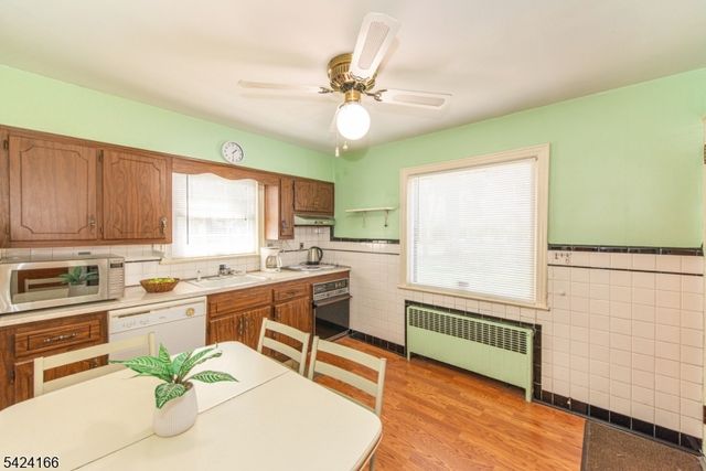 488 Grove St, Clifton City, NJ 07013