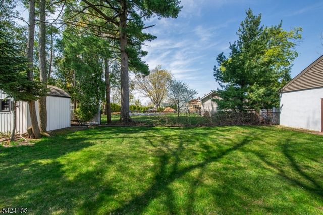 488 Grove St, Clifton City, NJ 07013