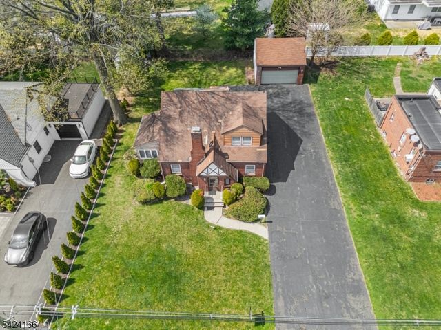 488 Grove St, Clifton City, NJ 07013
