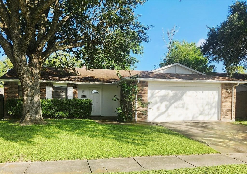 527 Tara Plantation Drive, Richmond, TX 77469