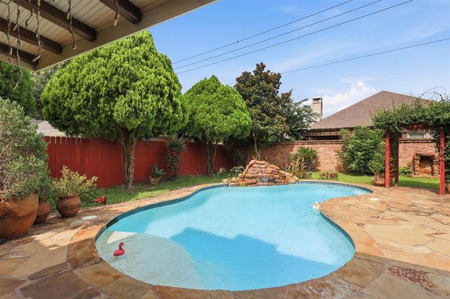 2114 Gentryside Drive, Houston, TX 77077