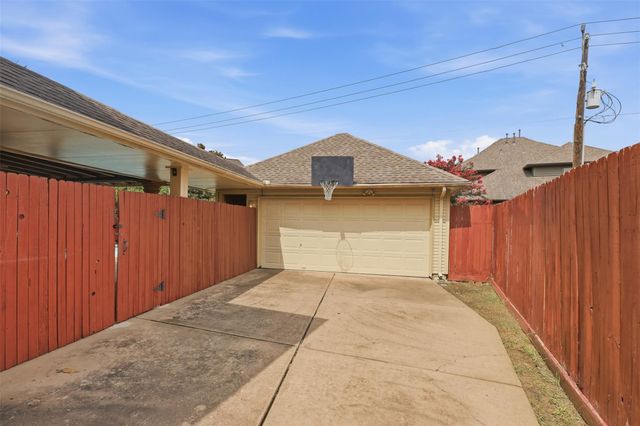2114 Gentryside Drive, Houston, TX 77077