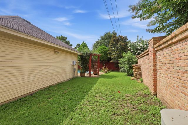 2114 Gentryside Drive, Houston, TX 77077