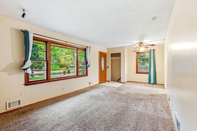 11324 Quinn Street NW, Coon Rapids, MN 55433