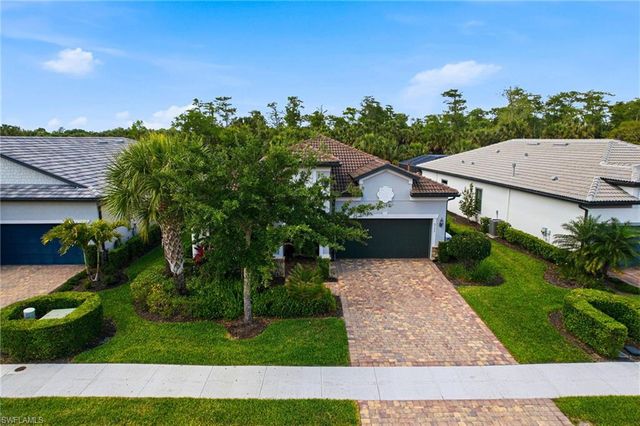 9395 Greyhawk TRL, Naples, FL 34120