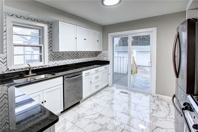 19819 Drake Road, Strongsville, OH 44149