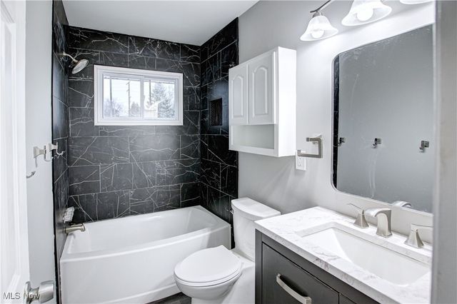 19819 Drake Road, Strongsville, OH 44149