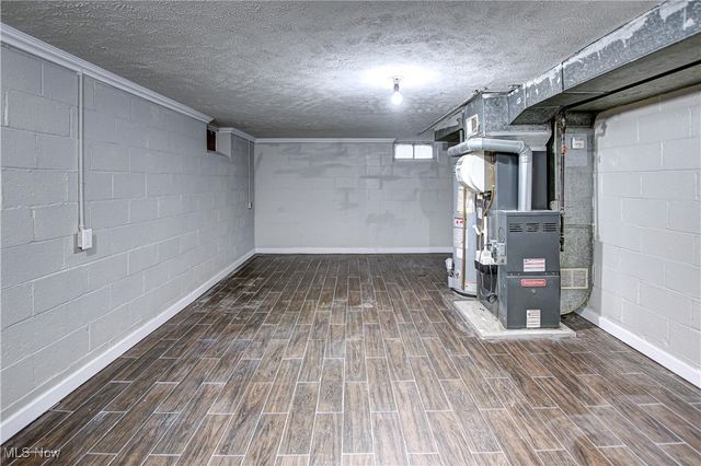 19819 Drake Road, Strongsville, OH 44149