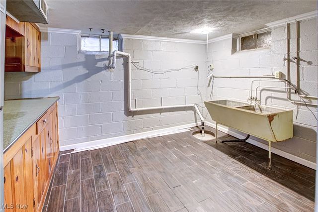 19819 Drake Road, Strongsville, OH 44149