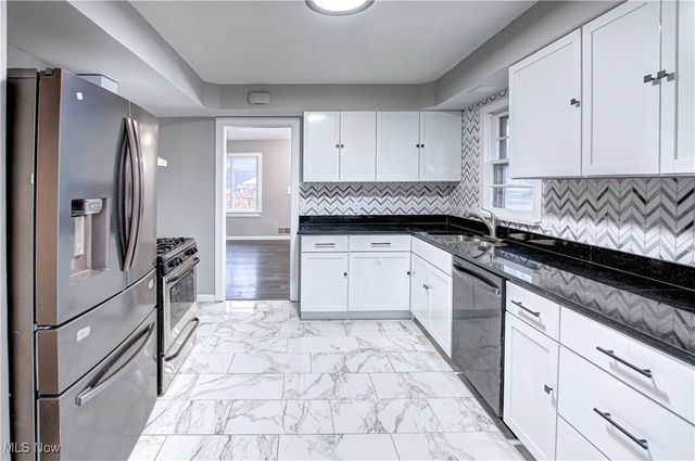 19819 Drake Road, Strongsville, OH 44149