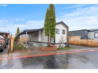 8951 Se Fuller Rd 36, Happy Valley, OR 97086