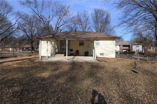 16501 E 28th Place, Independence, MO 64055