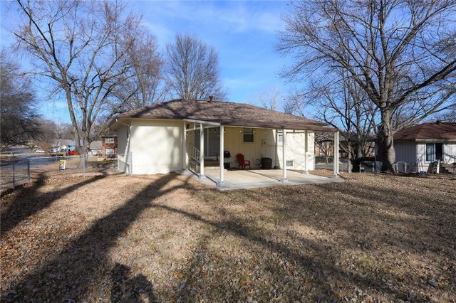 16501 E 28th Place, Independence, MO 64055