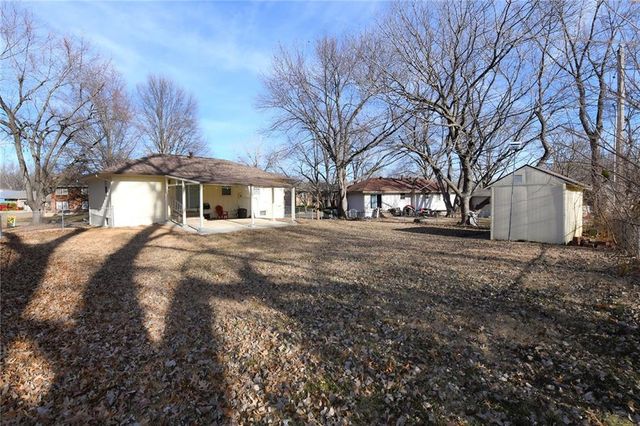 16501 E 28th Place, Independence, MO 64055