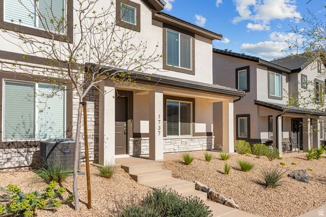 1737 S DEVILS GARDEN LN, Washington, UT 84780