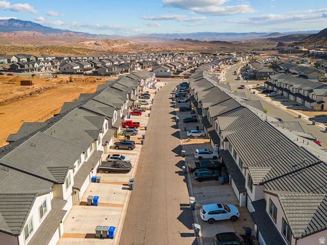 1737 S DEVILS GARDEN LN, Washington, UT 84780