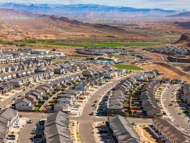 1737 S DEVILS GARDEN LN, Washington, UT 84780