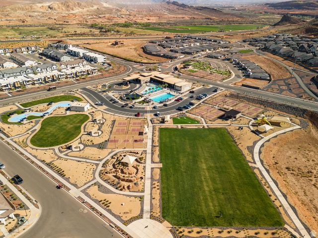 1737 S DEVILS GARDEN LN, Washington, UT 84780