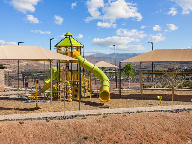 1737 S DEVILS GARDEN LN, Washington, UT 84780