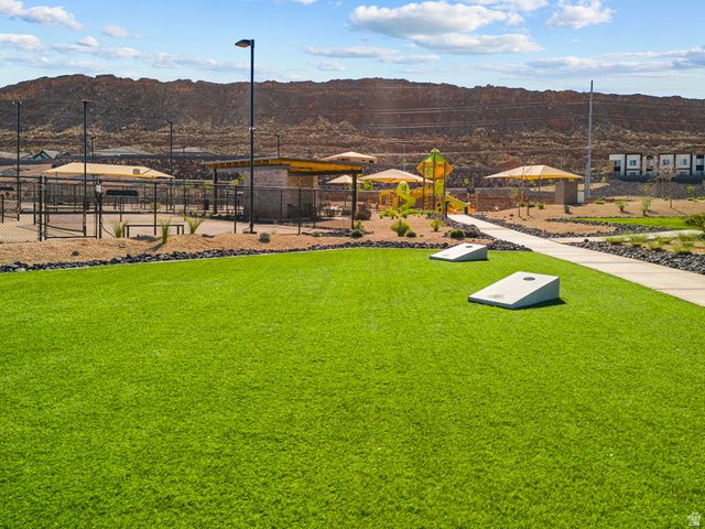 1737 S DEVILS GARDEN LN, Washington, UT 84780